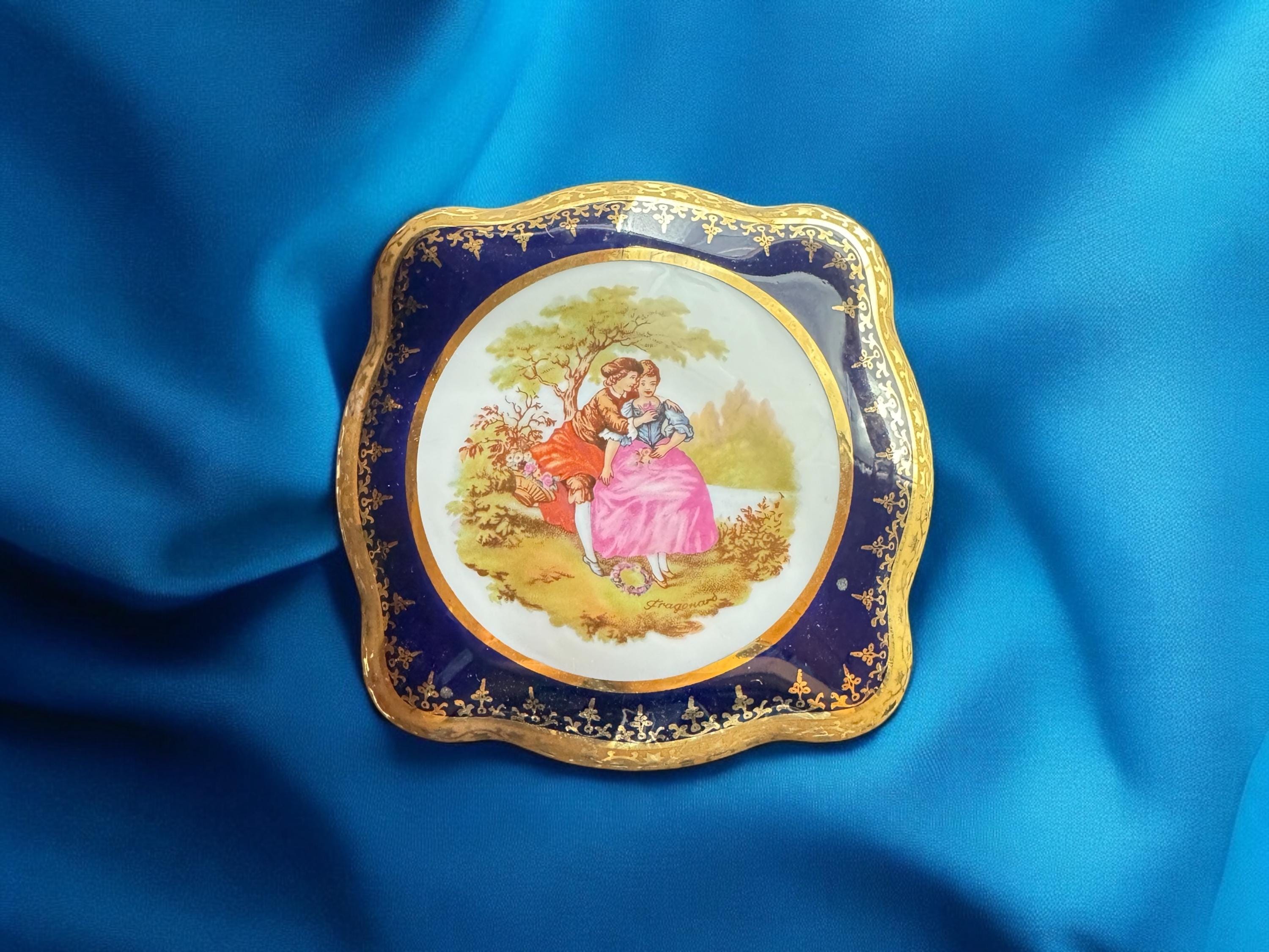 Big D'ART LIMOGES Cobalt gold  trinket box