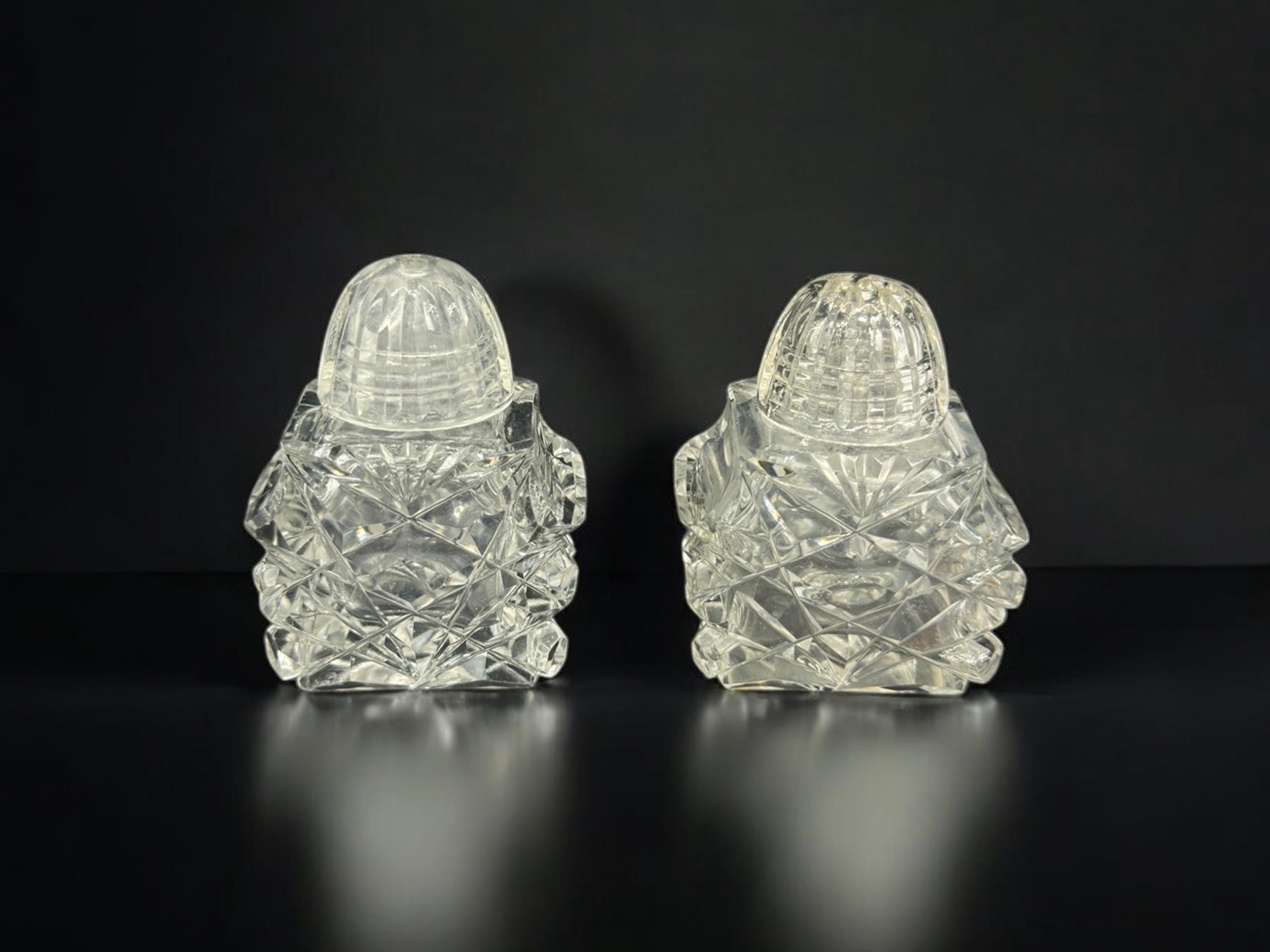 Crystal salt n pepper cruit set