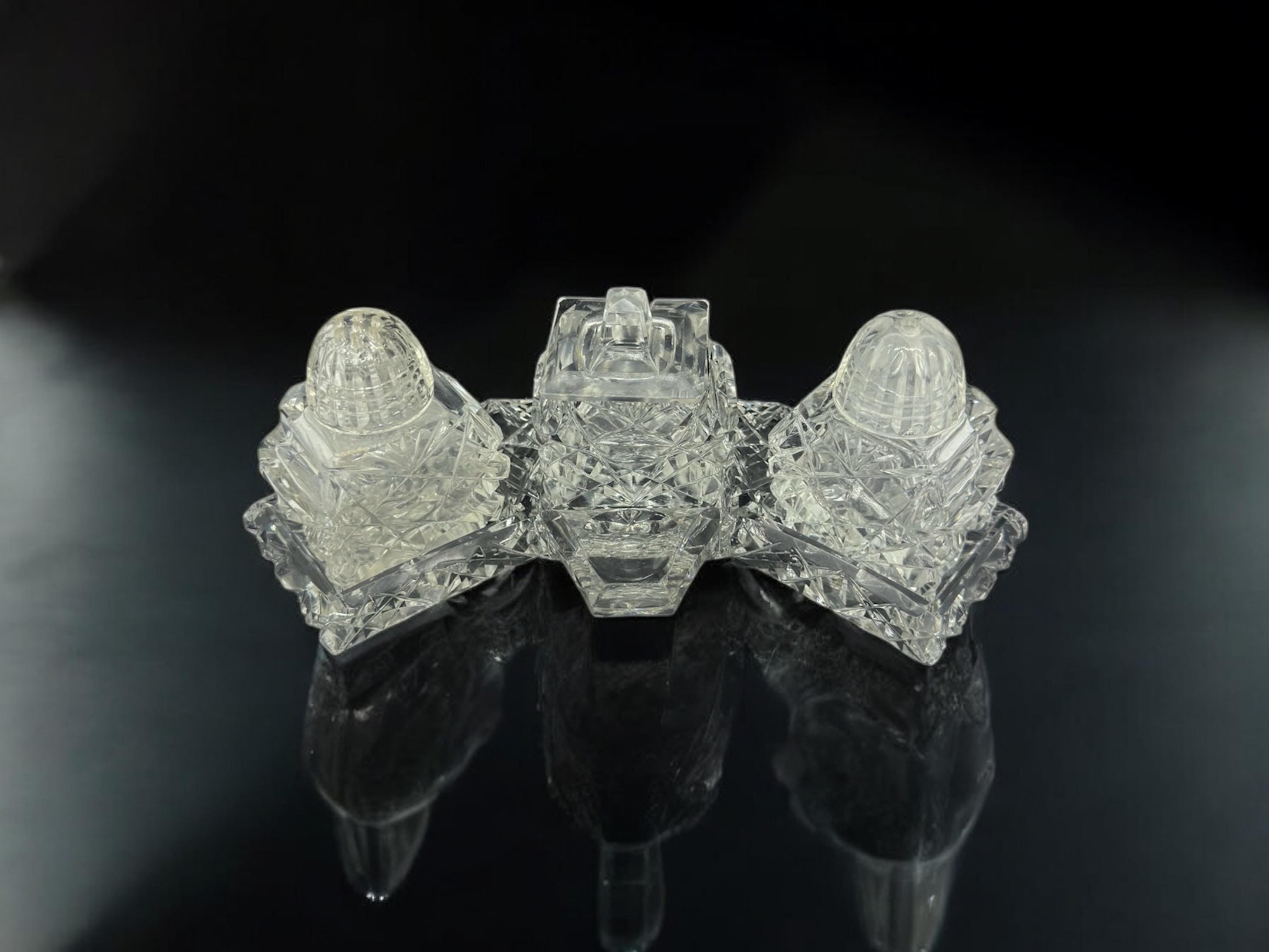 Crystal salt n pepper cruit set