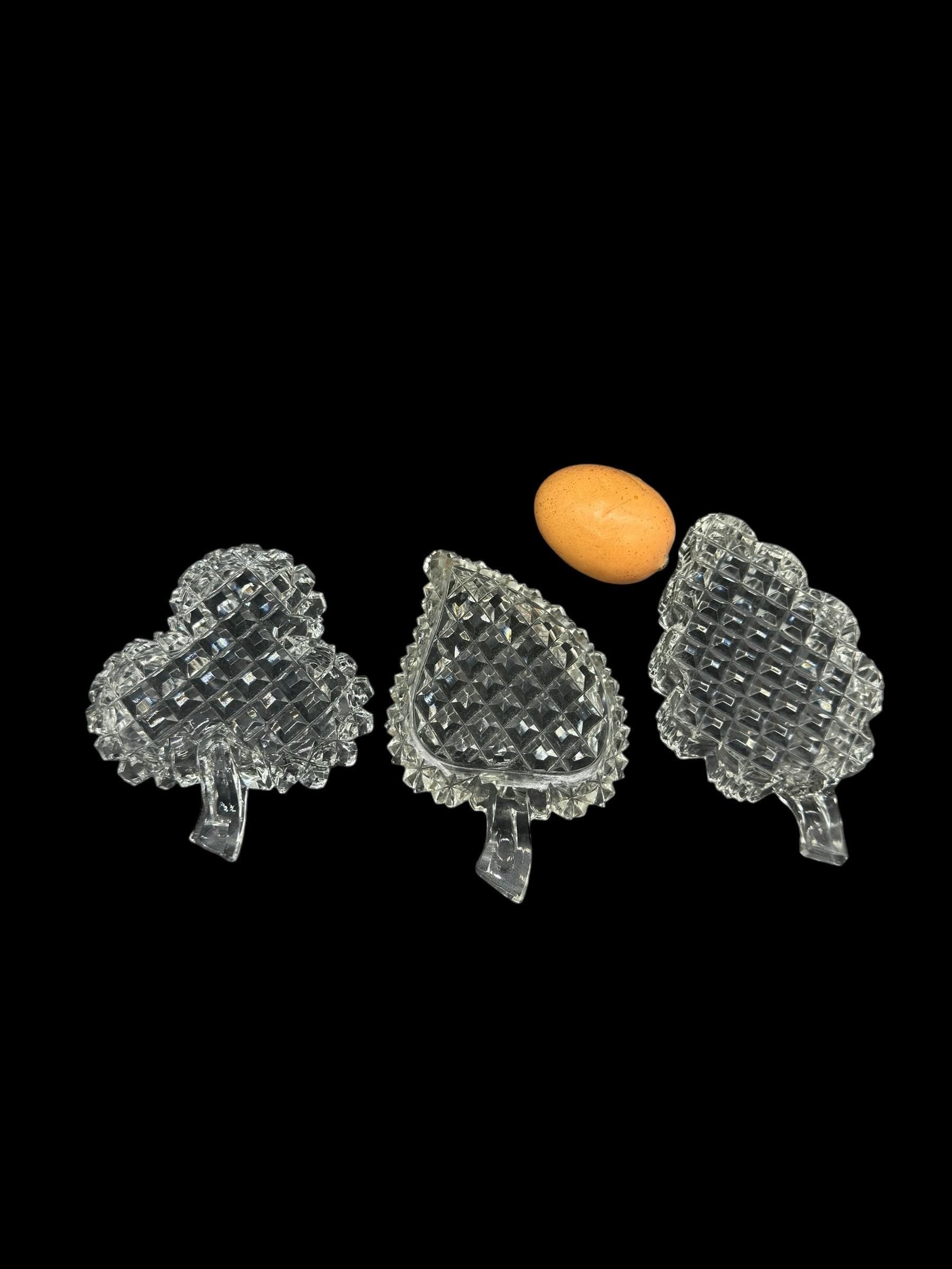 3x small crystal plate/dish