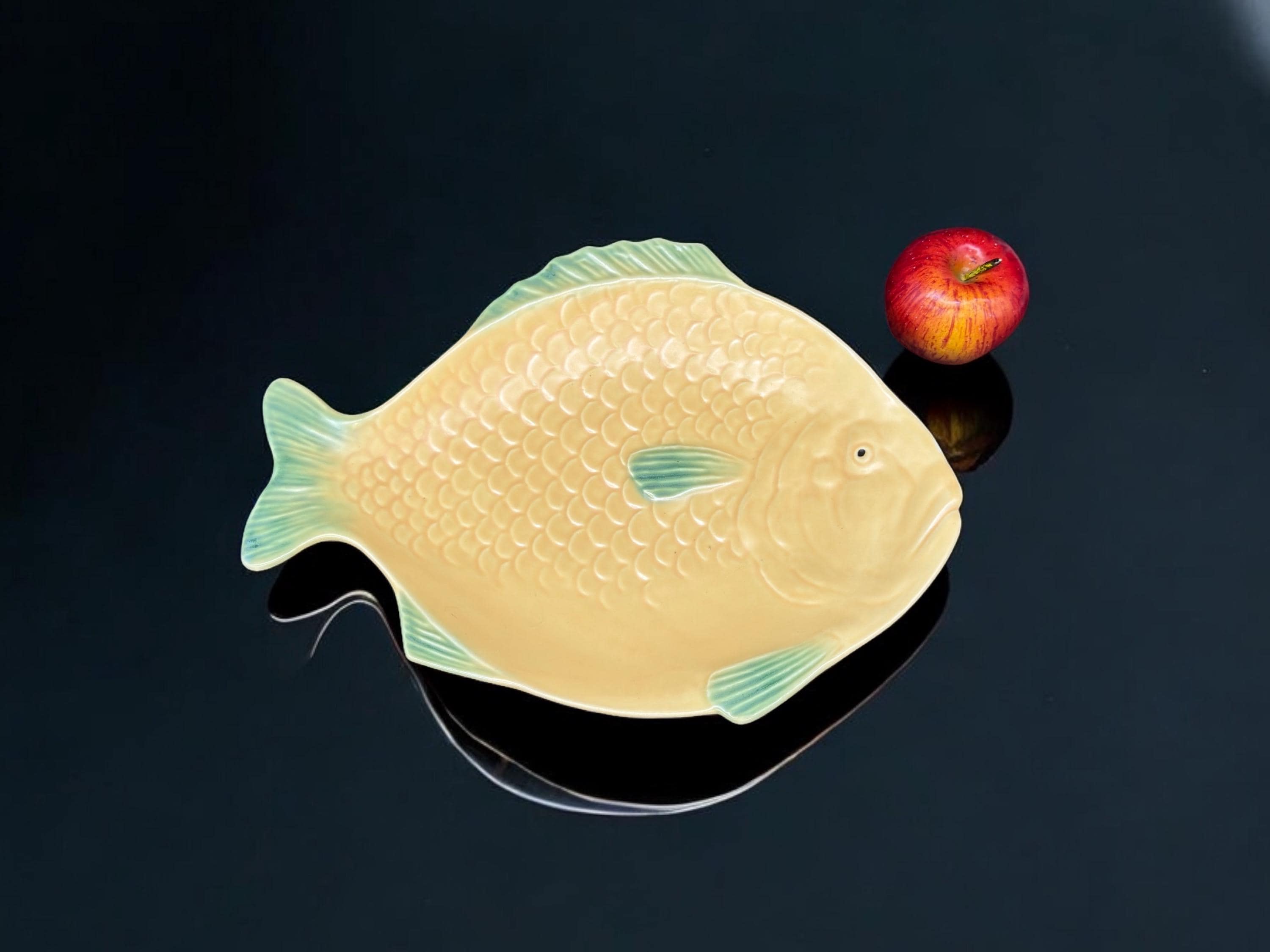 Large 38cm Art Deco fish platter, Shorter & Son Fisherware yellow fish shaped serving