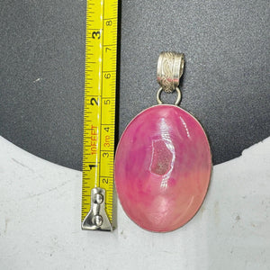 Pink agat pendant with druzy