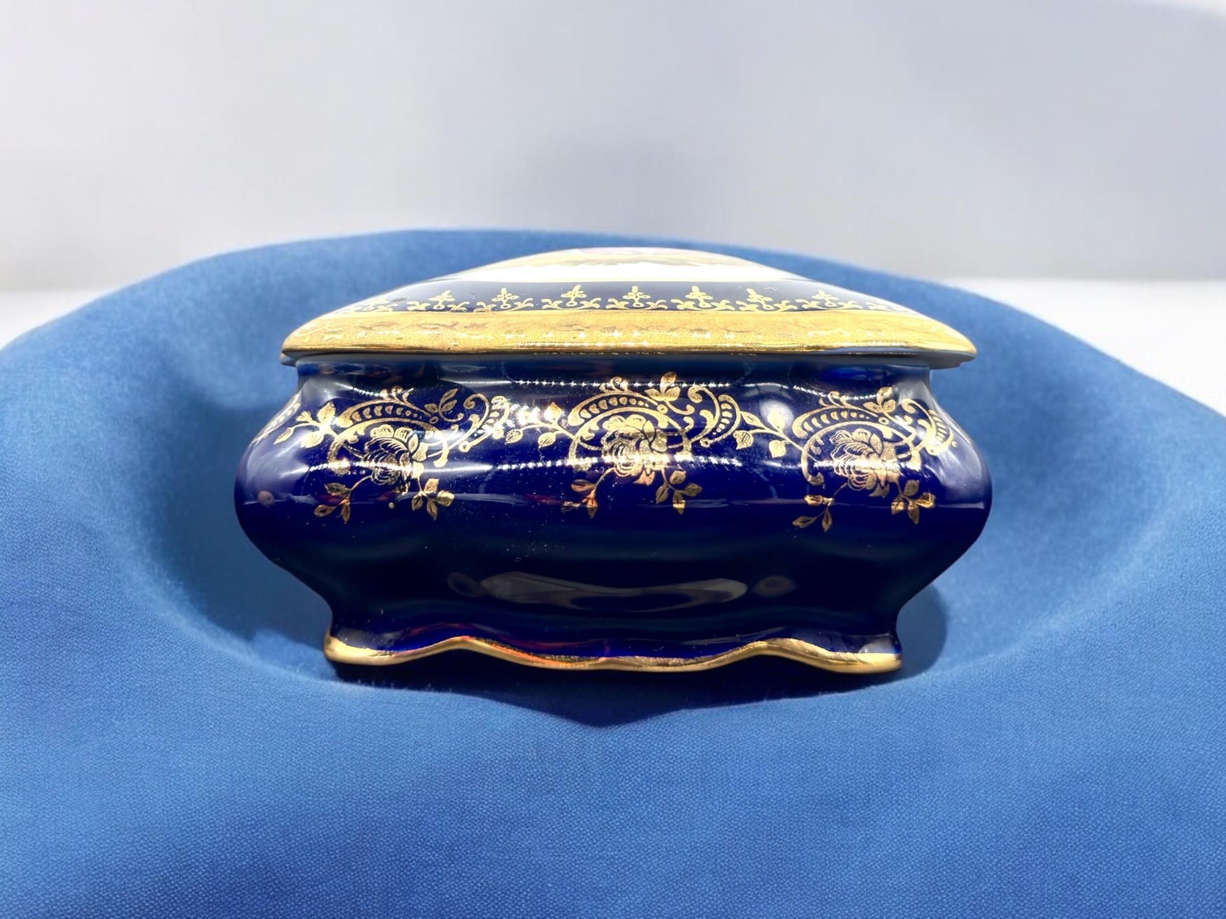 Big D'ART LIMOGES Cobalt gold  trinket box