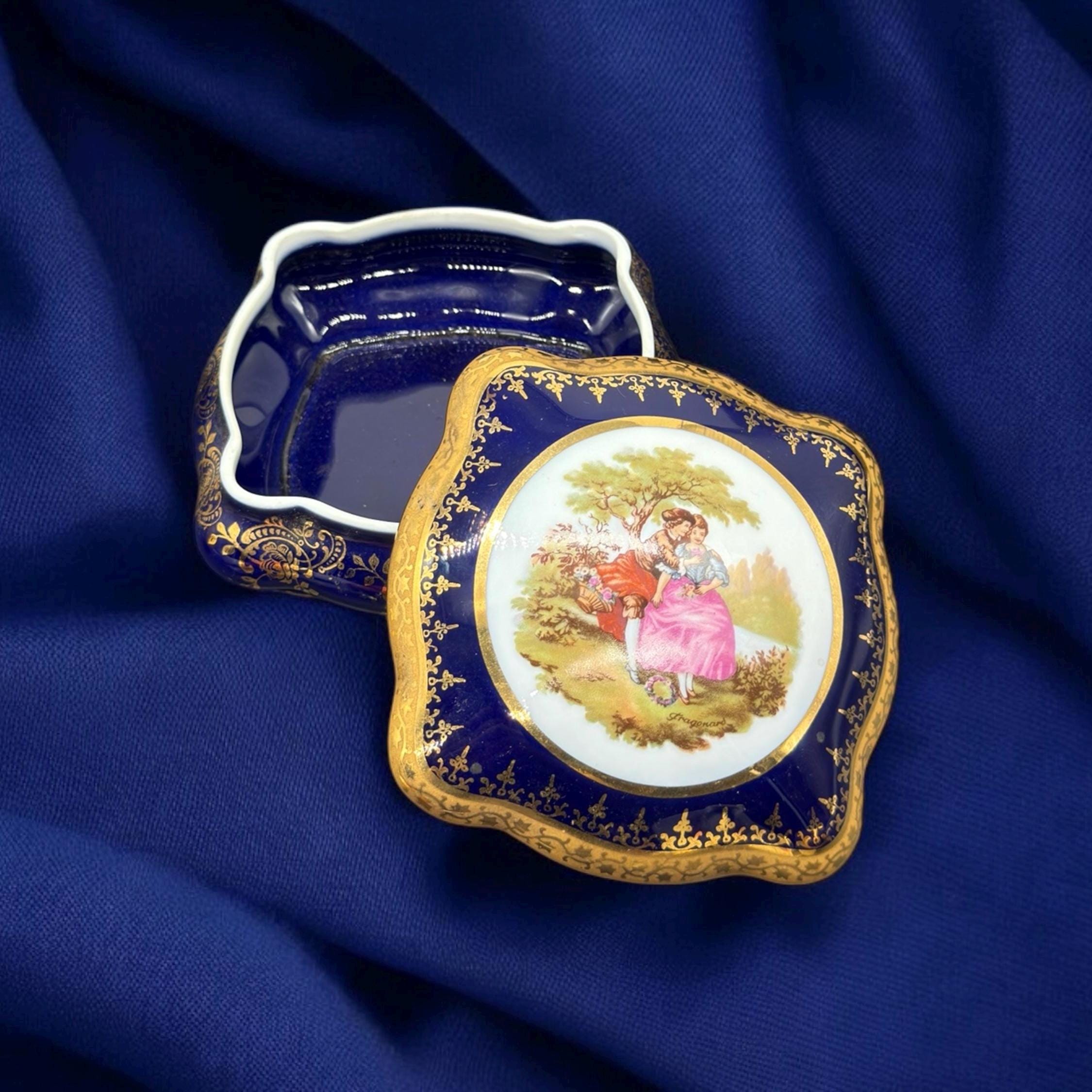 Big D'ART LIMOGES Cobalt gold  trinket box