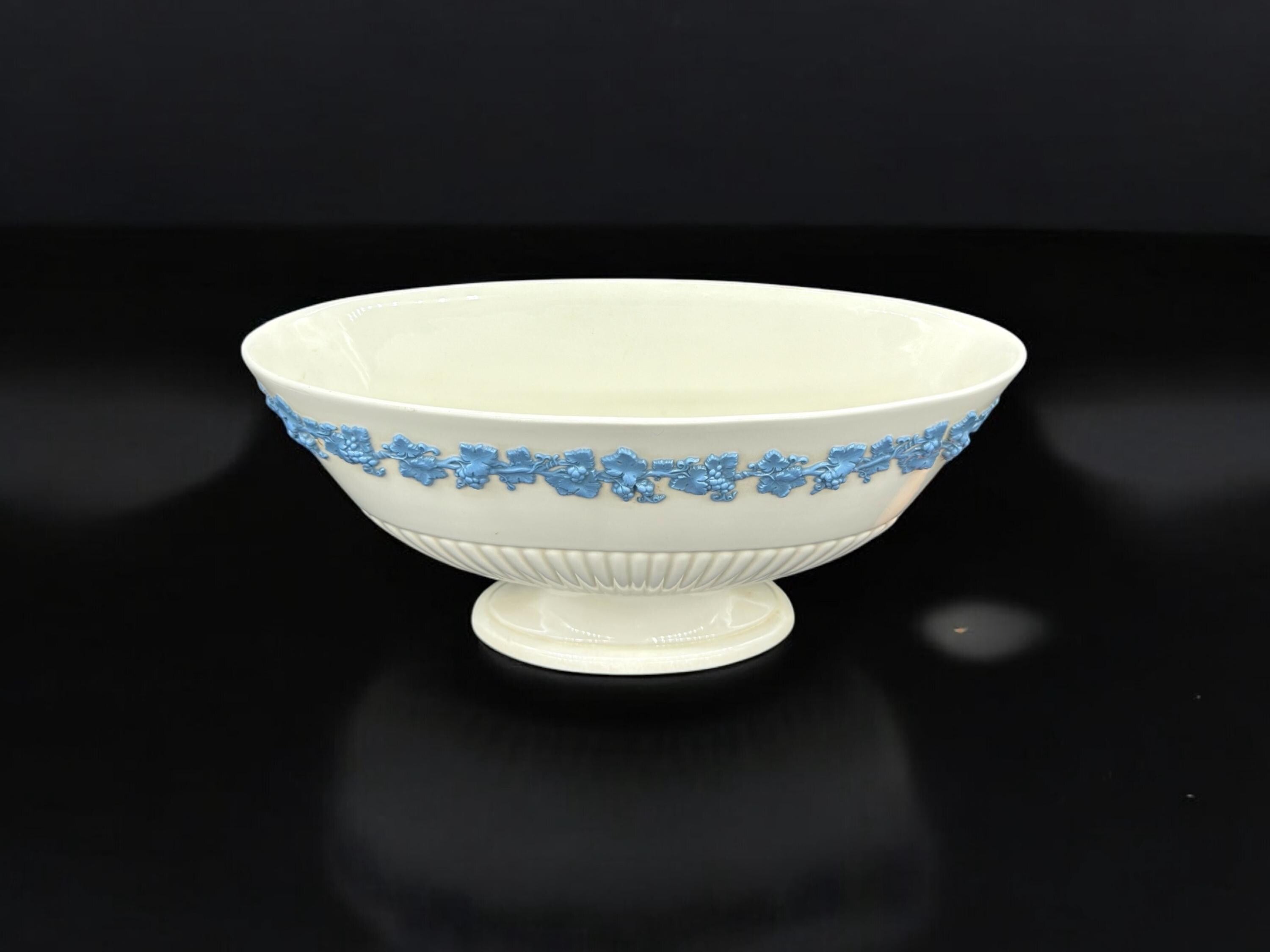 Vtg Wedgwood Queensware Oval Centerpiece Bowl Lavender on Cream