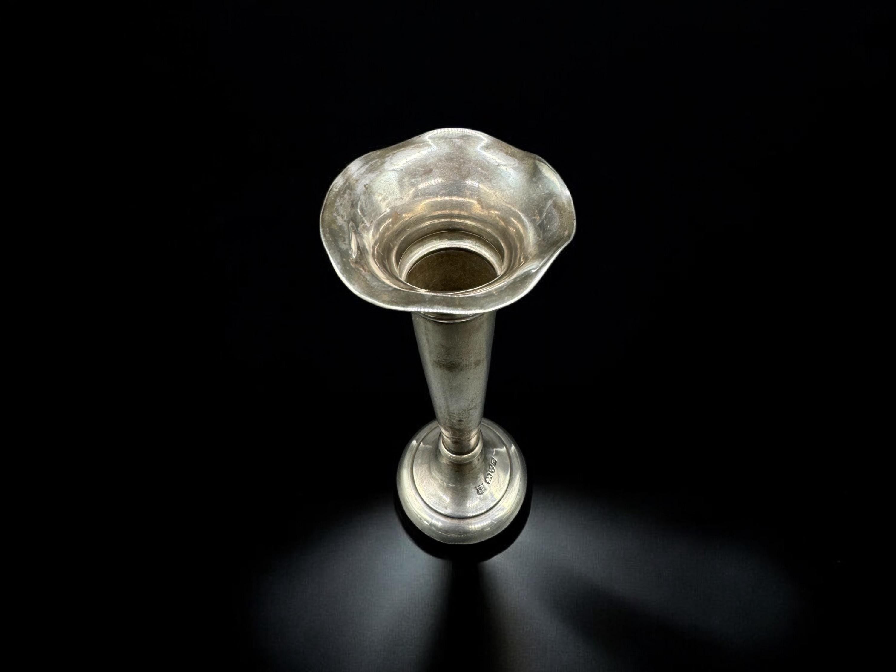 1904 Hallmarked sterling silver vase from Cheater England