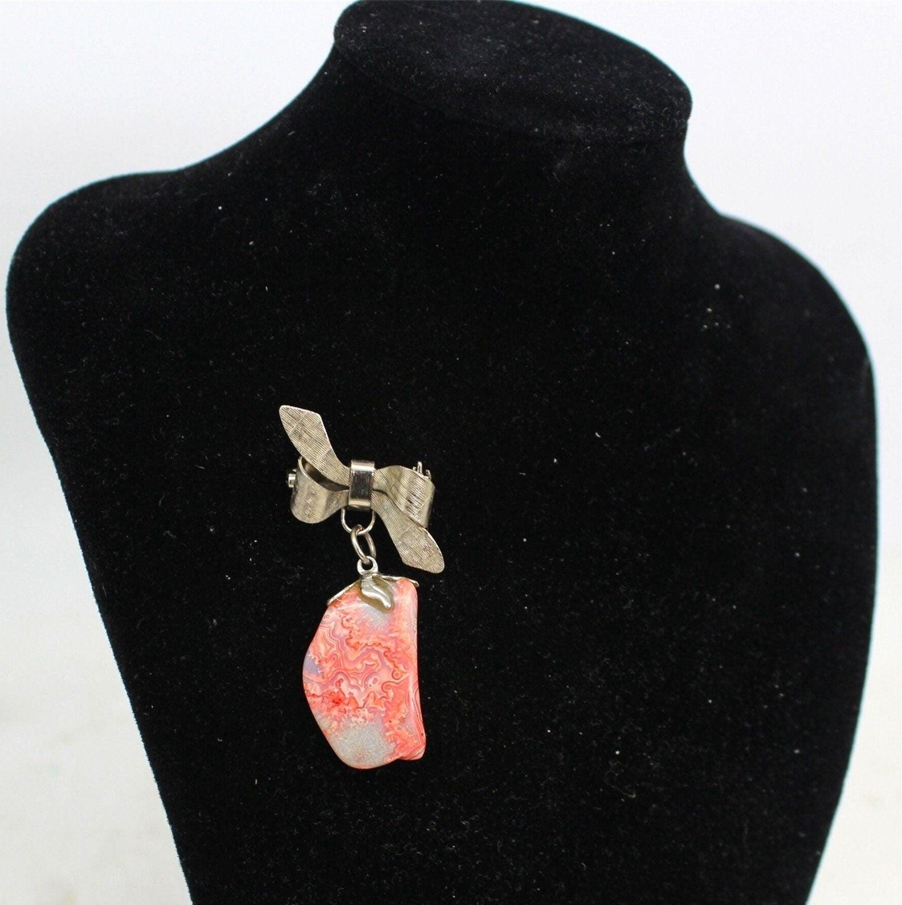 Vtg Bow And Drop rhodochrosite brooch, Jewellery