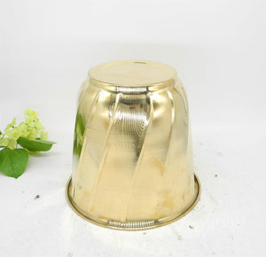 Vtg Brass Planter with Shinning Finishing, Home Decor