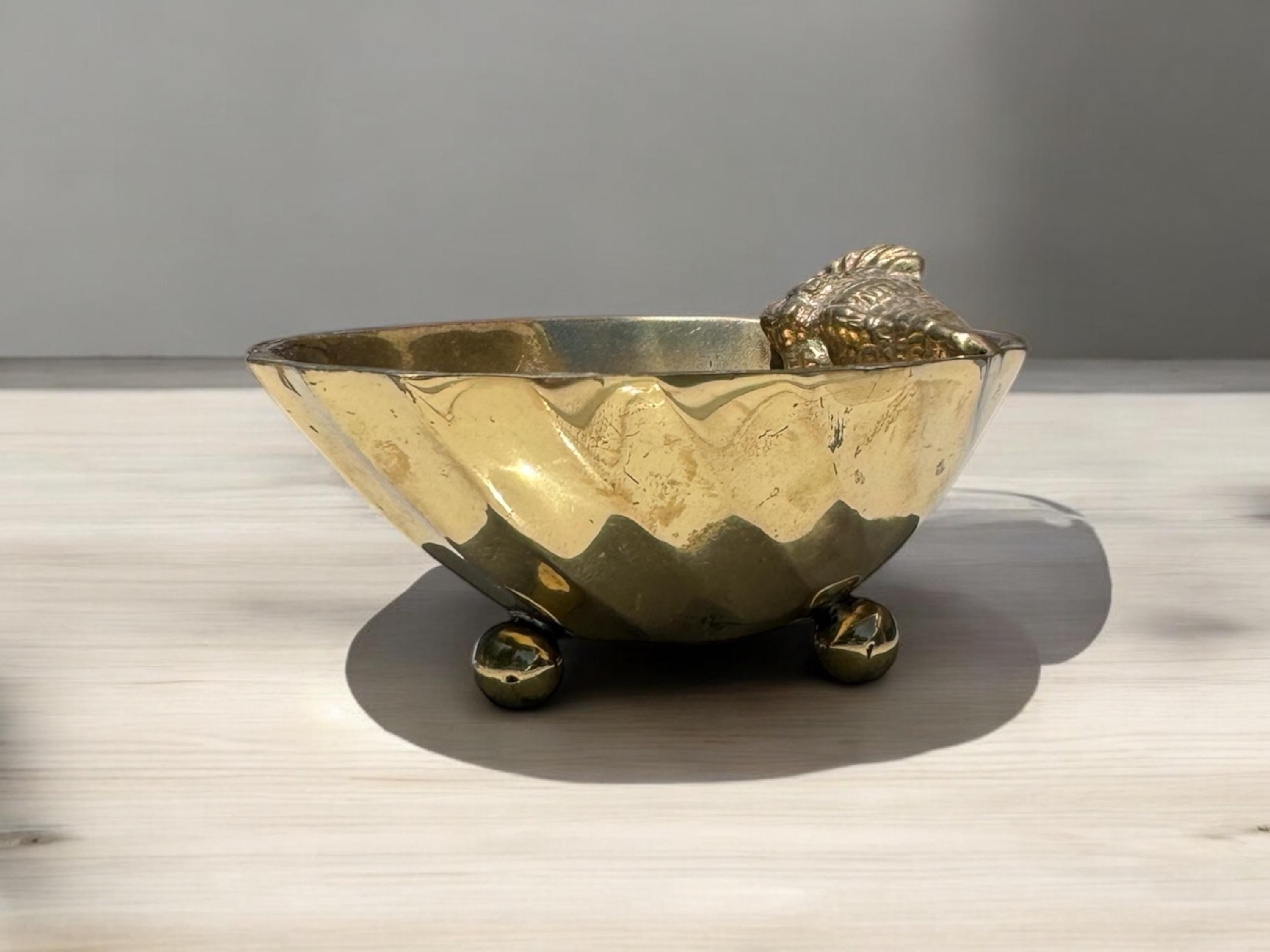 Brass shell shaped bowl/ dish